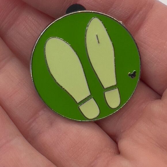 Disney Hidden Mickey Goofy's Feet Walt Disney World Collectible Pin From 2014 - Picture 1 of 4